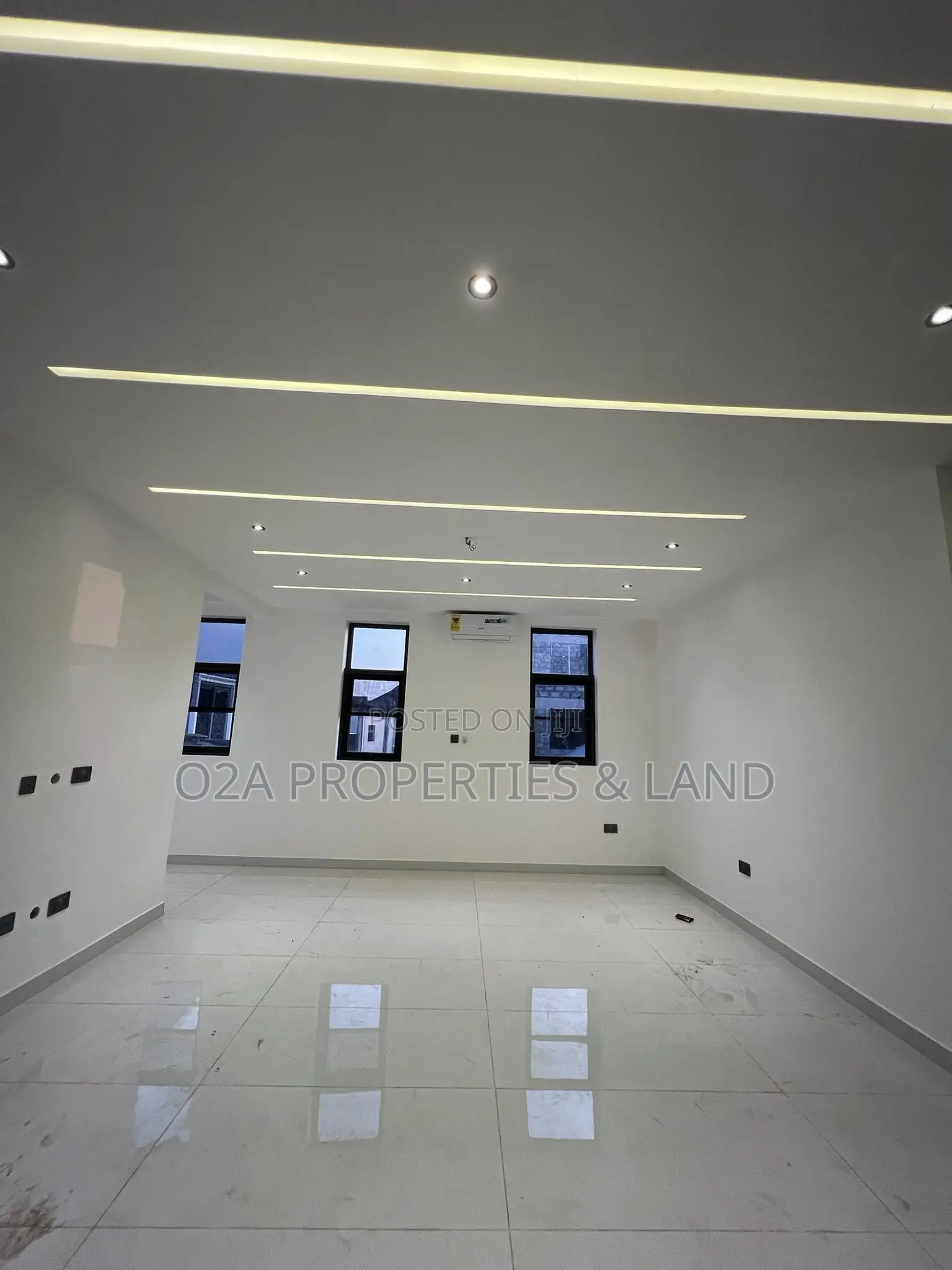 4bdrm House in Ashaley Botwe, Lake Side Estate for sale in Lake Side Estate