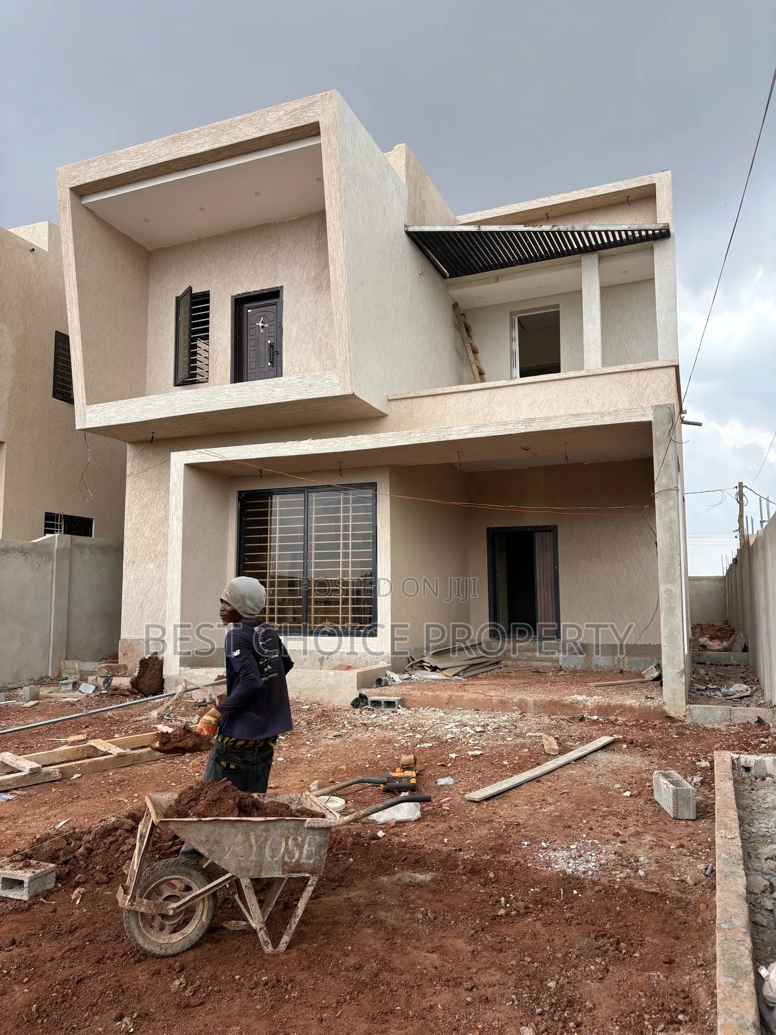 4bdrm Duplex in Lakeside Community 8, Ashaley Botwe for Sale in Lake Side Estate