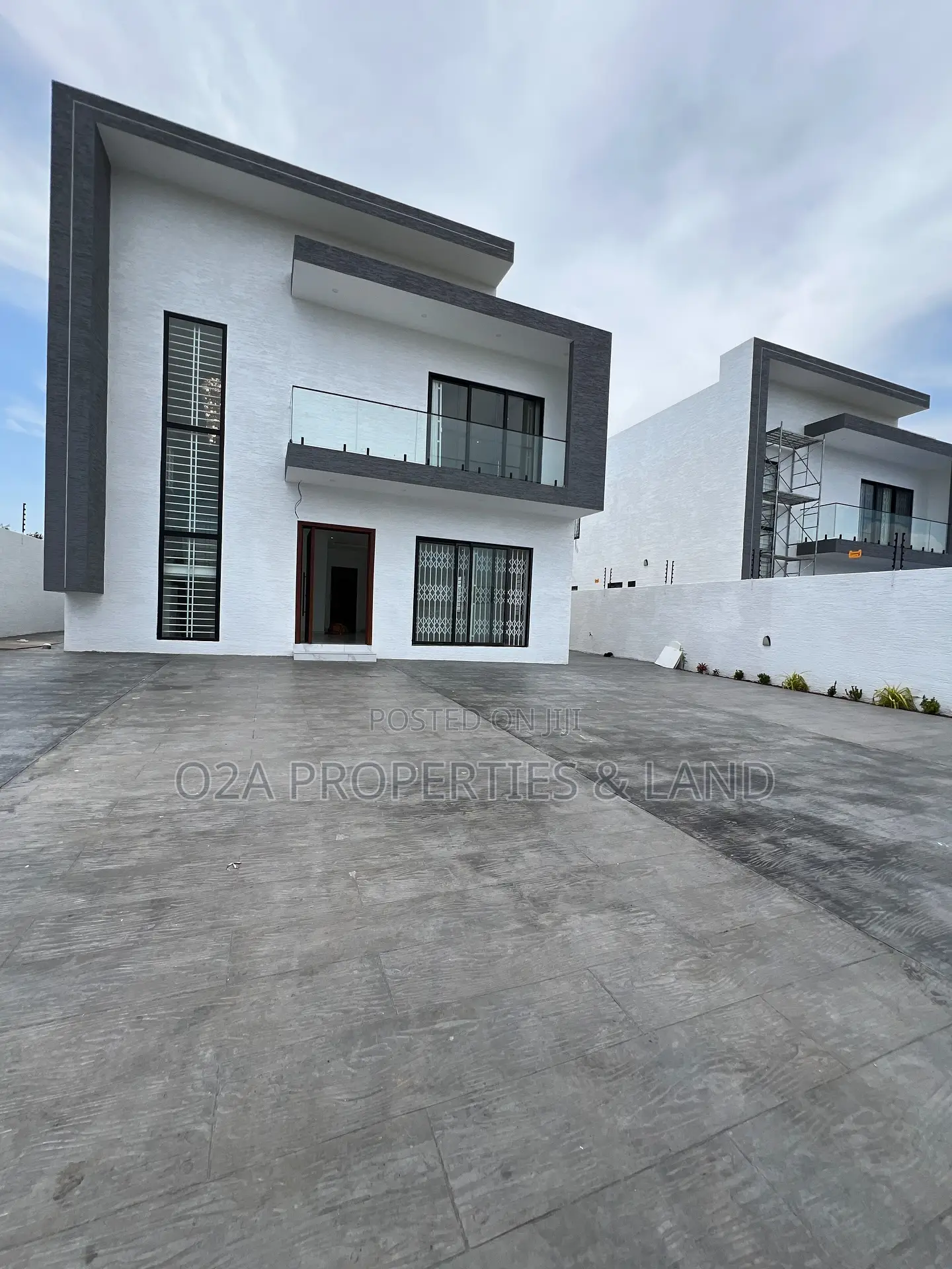 5bdrm House in Sakumono for sale in Sakumono