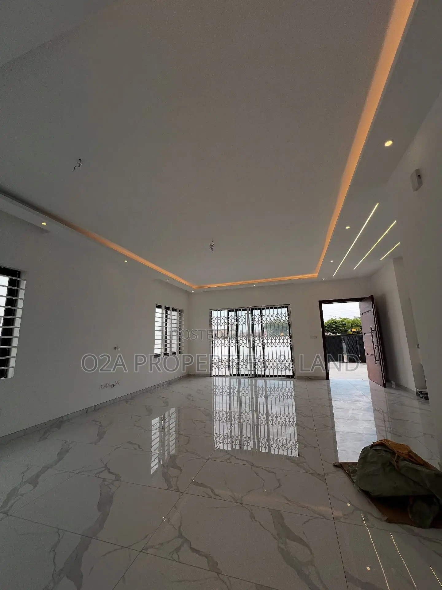 5bdrm House in Sakumono for sale in Sakumono