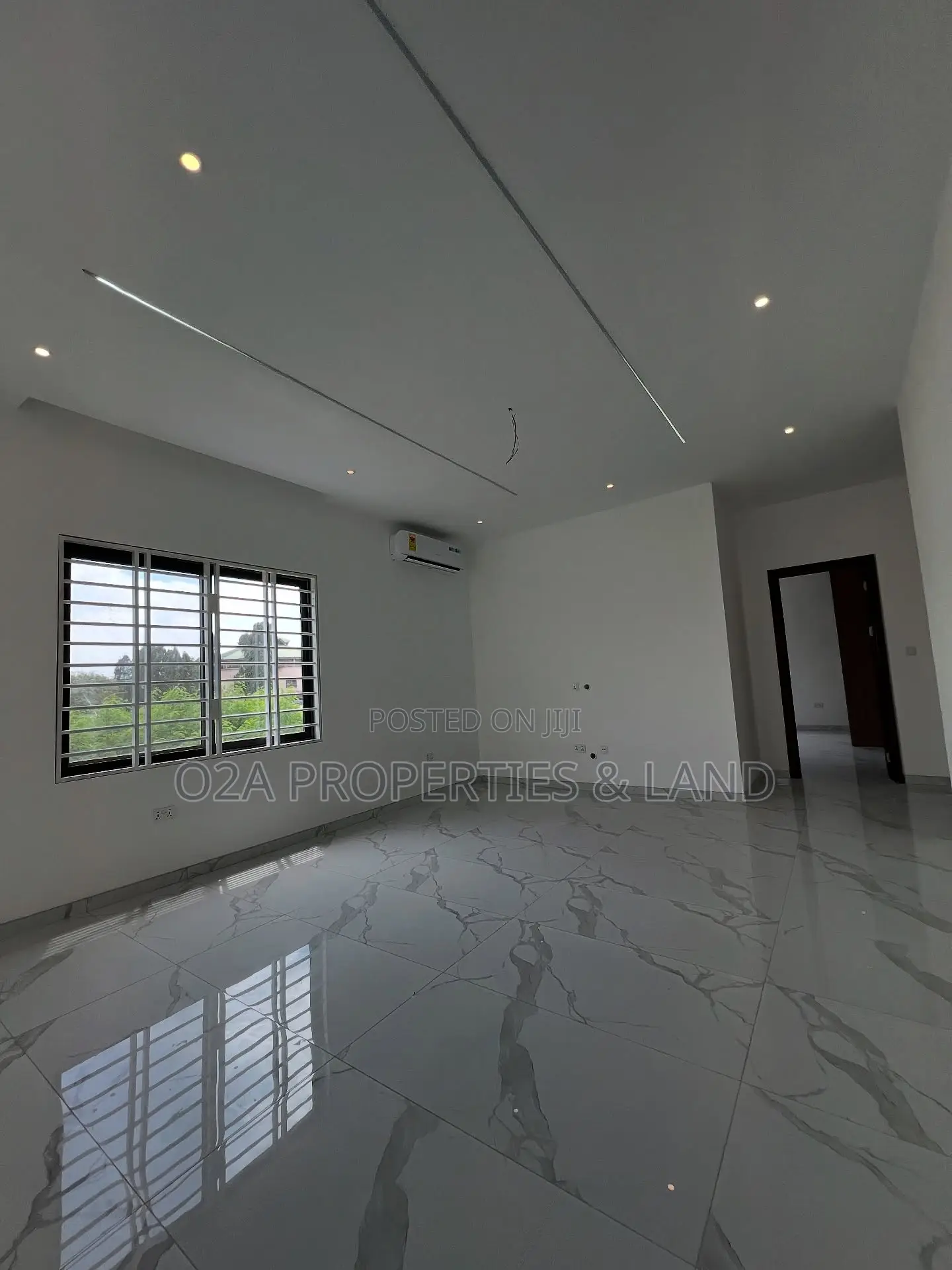 5bdrm House in Sakumono for sale in Sakumono