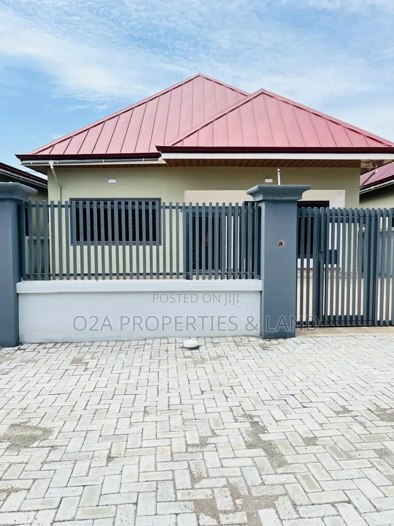 3bdrm House in Tema Community 25, Sakumono for sale in Sakumono