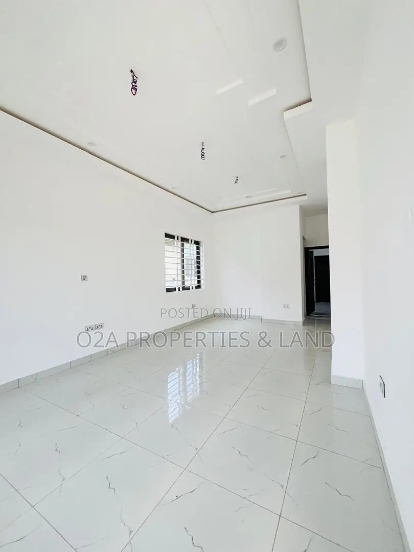 3bdrm House in Tema Community 25, Sakumono for sale in Sakumono