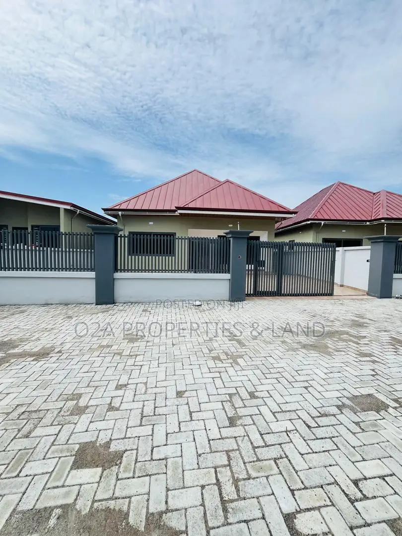 2bdrm House in Tema Community 25, Sakumono for sale in Sakumono