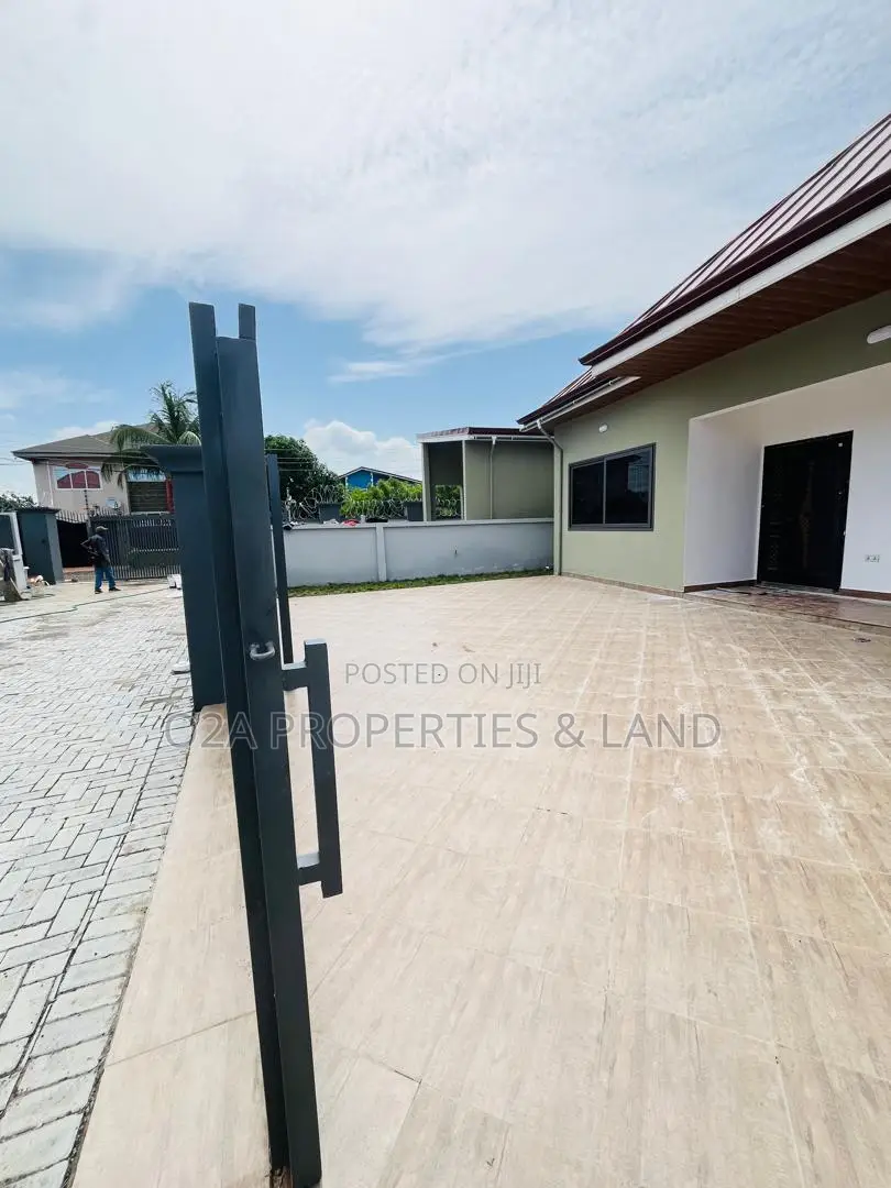 2bdrm House in Tema Community 25, Sakumono for sale in Sakumono