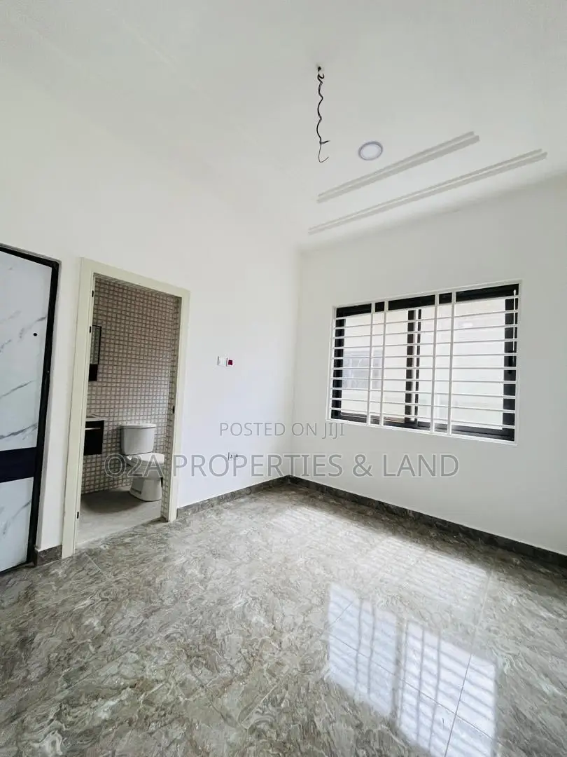 2bdrm House in Tema Community 25, Sakumono for sale in Sakumono