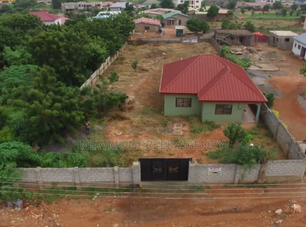 2bdrm Bungalow in Amrahia Toll Booth, Malejor for sale in Malejor