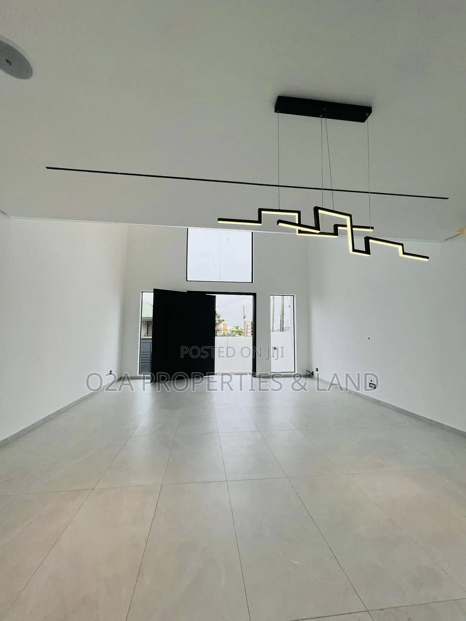 6bdrm House in East Legon, American House for sale in American House