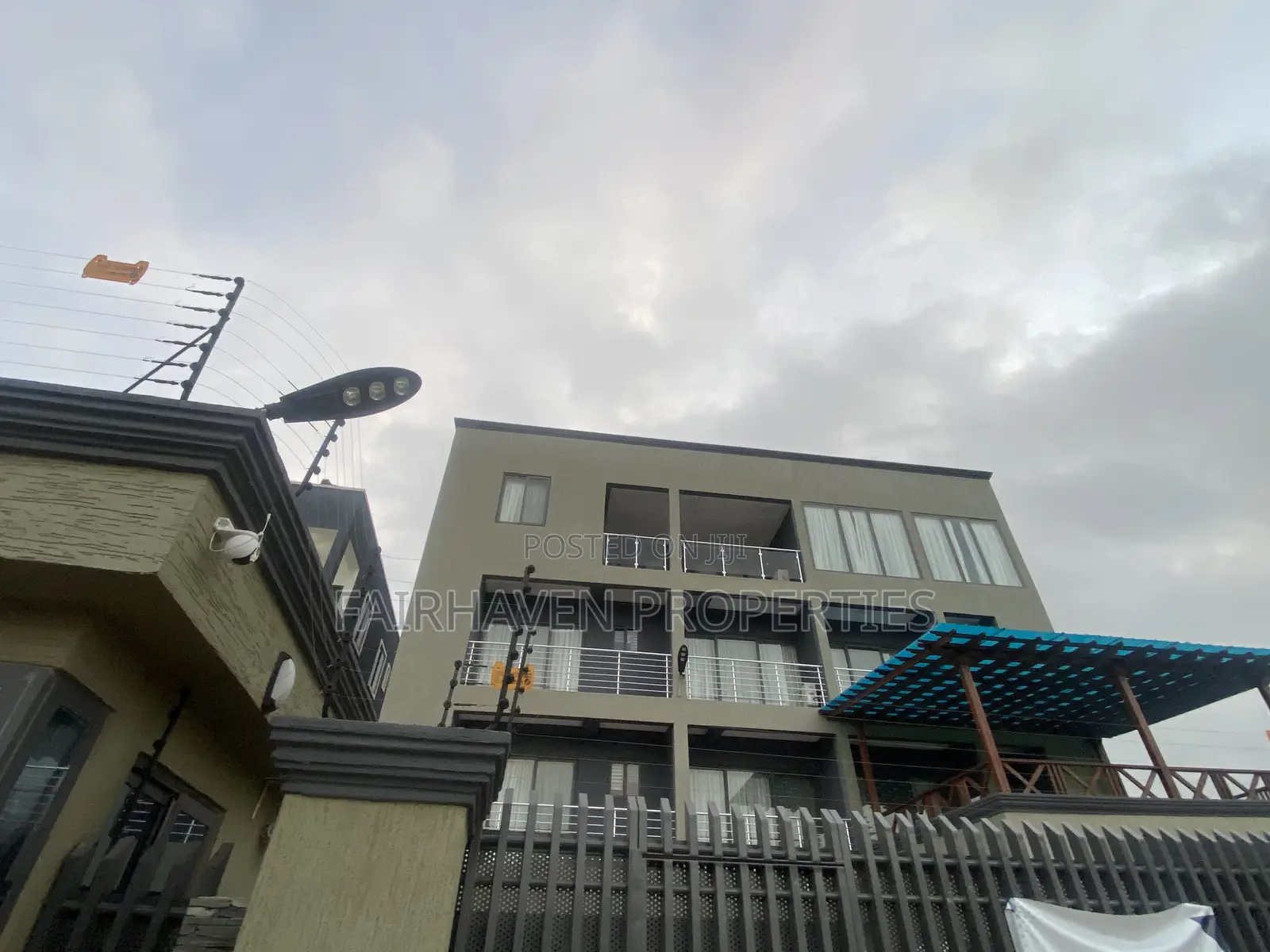 Furnished 2bdrm Apartment in Tseaddo, Airport Residential Area for rent in Airport Residential Area