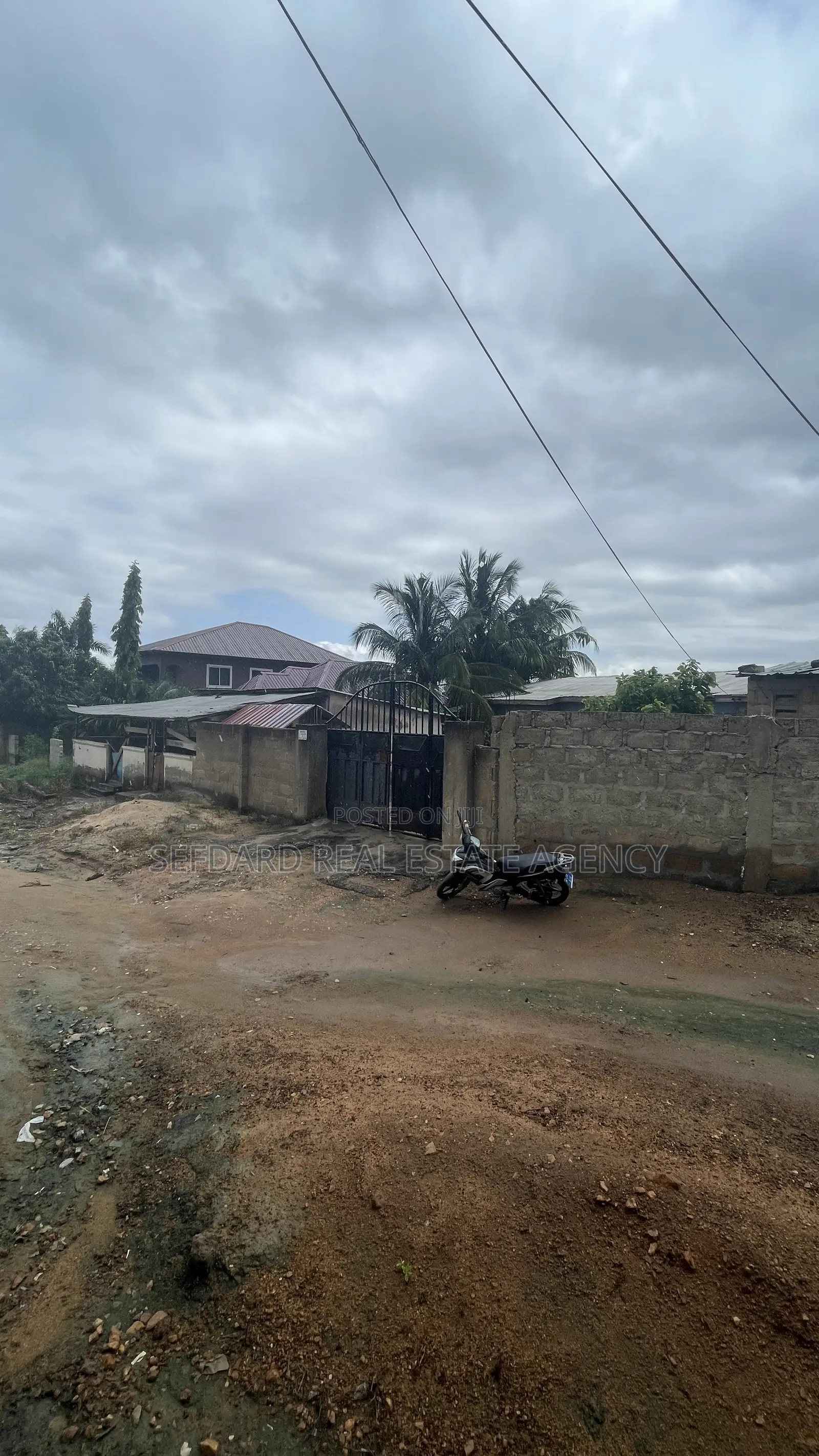 3bdrm House in Sefdard Real Estate, Amasaman for sale in Amasaman