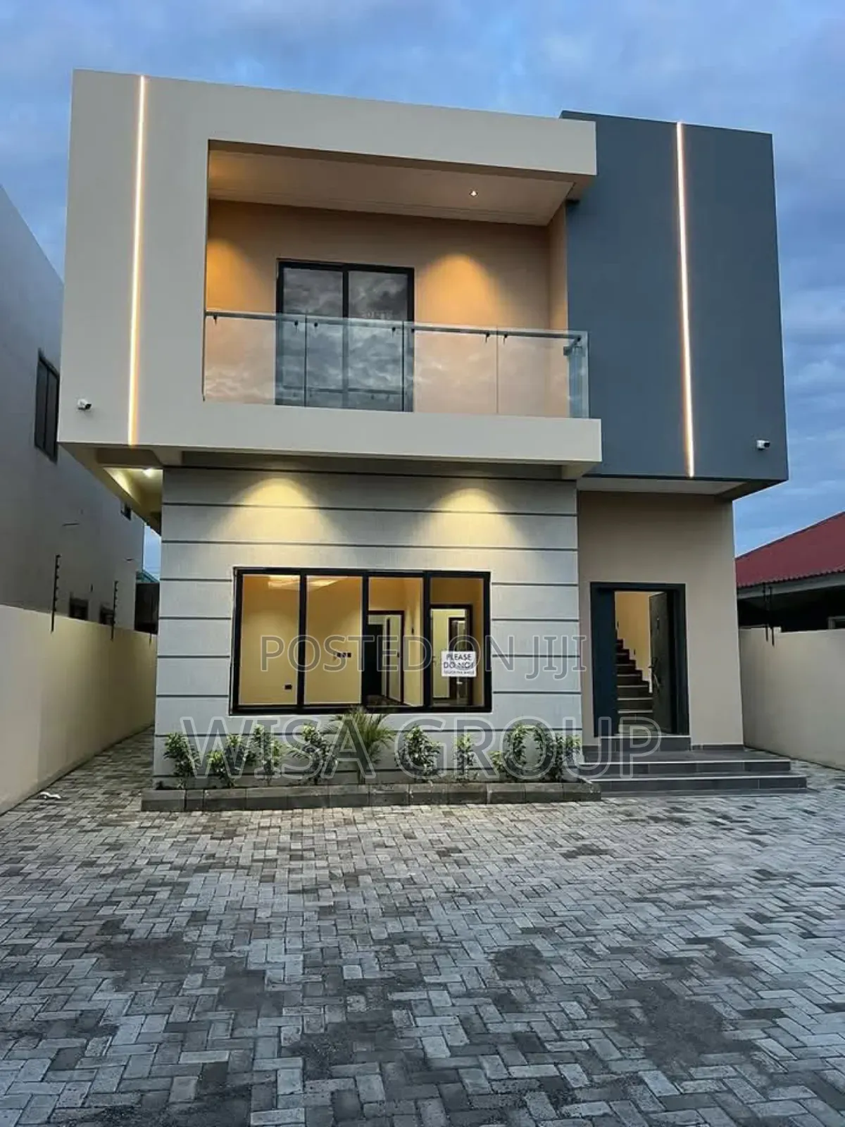 4bdrm Duplex in Wisa Group, Accra Metropolitan for sale in Accra Metropolitan