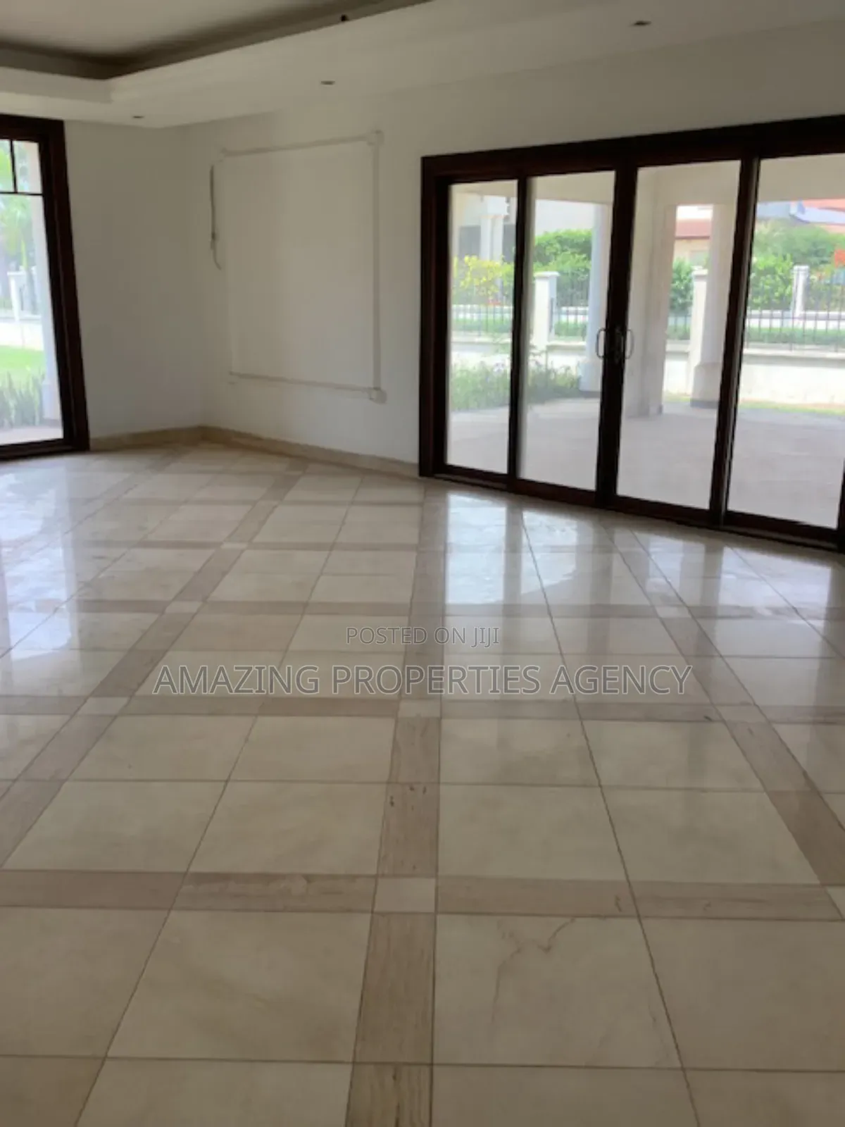 5bdrm House in East Legon for sale in East Legon