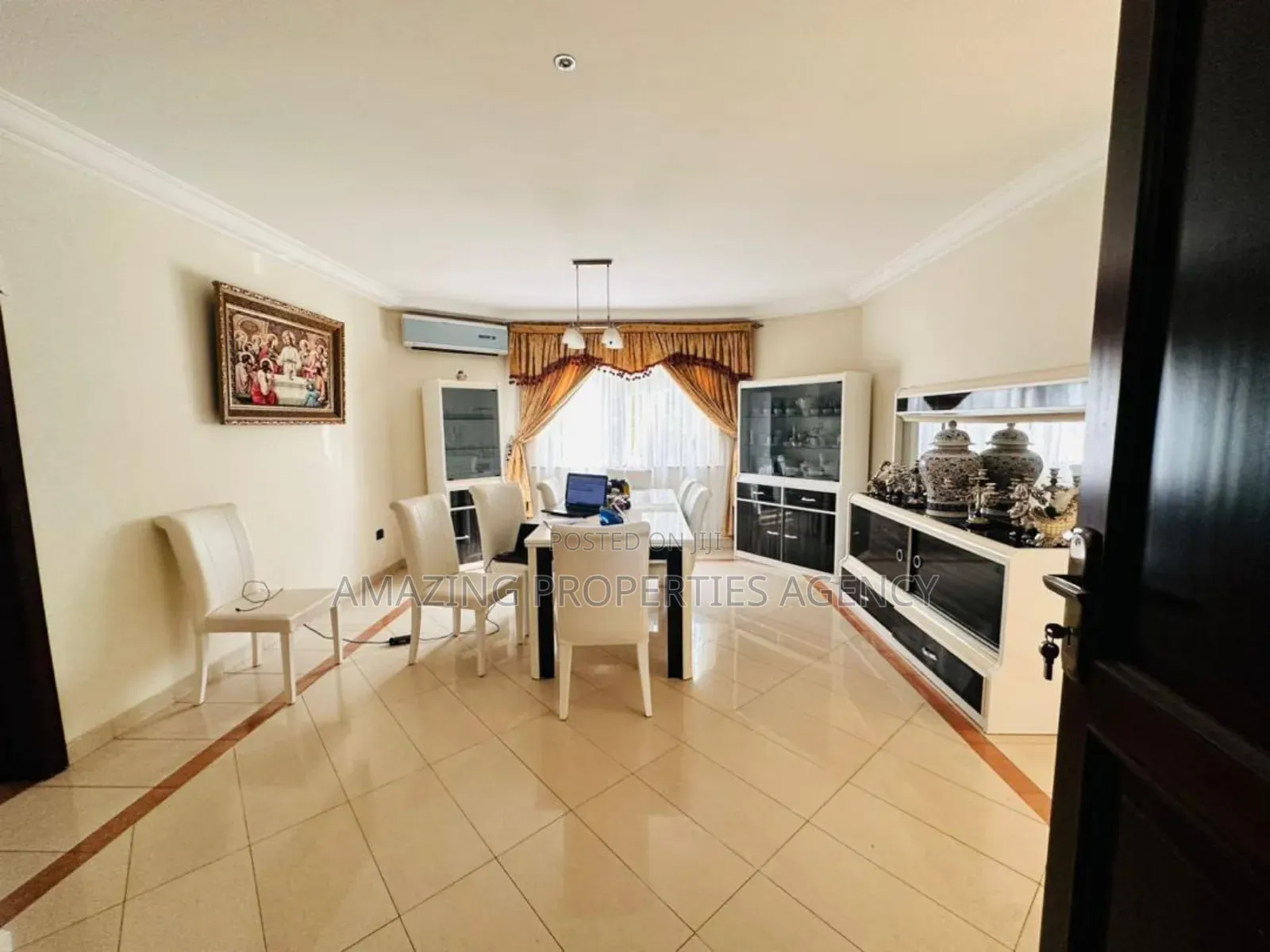 5bdrm Mansion in Adjiriganor for sale in Adjiriganor