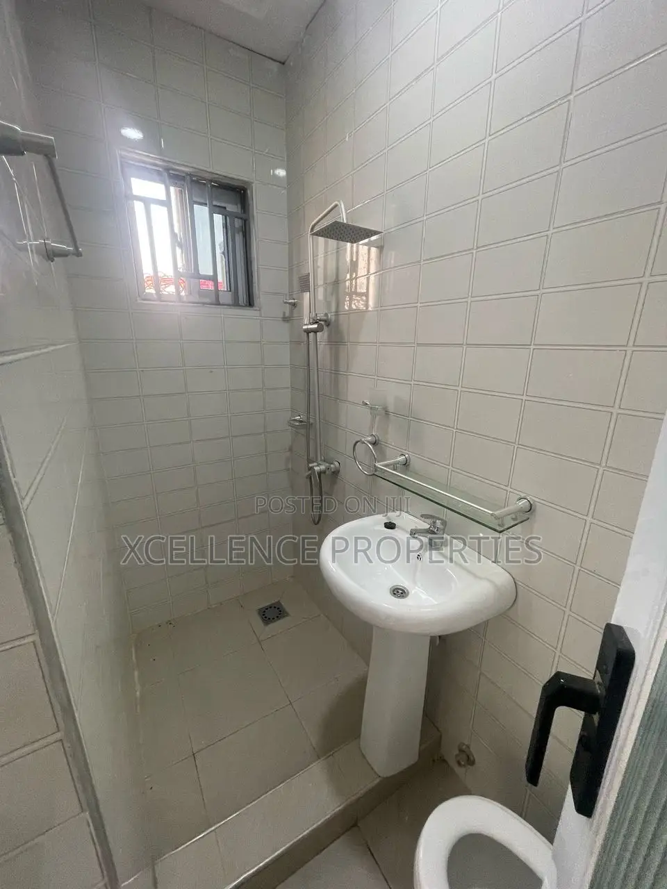 3bdrm Duplex in Xcellence Properties, Ashomang Estate for sale in Ashomang Estate