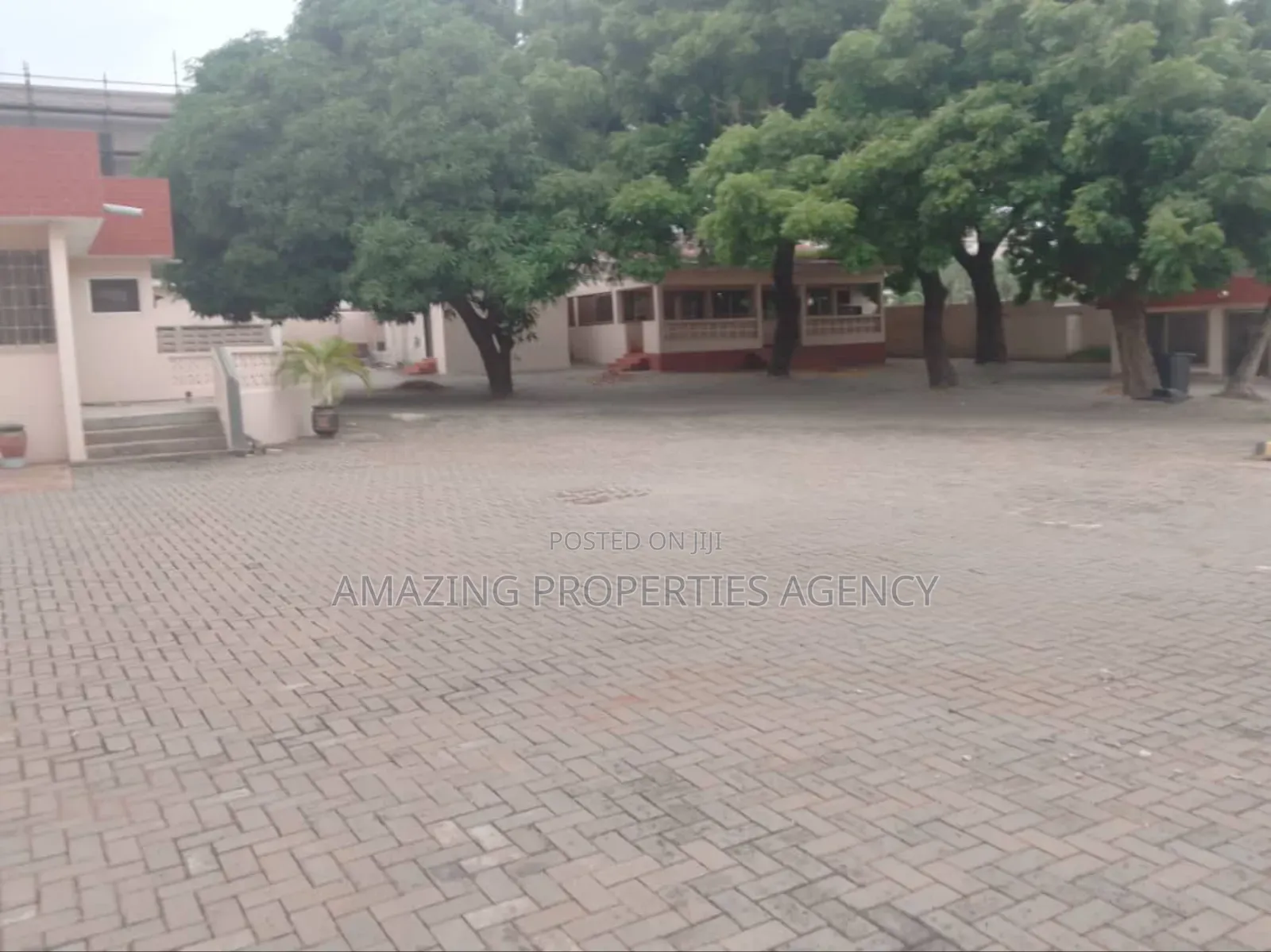 20bdrm House in Airport Residential Area for rent in Airport Residential Area