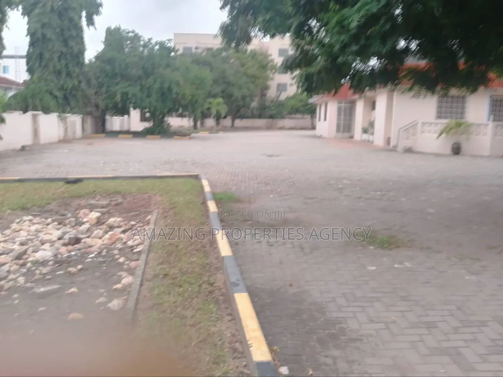 20bdrm House in Airport Residential Area for rent in Airport Residential Area