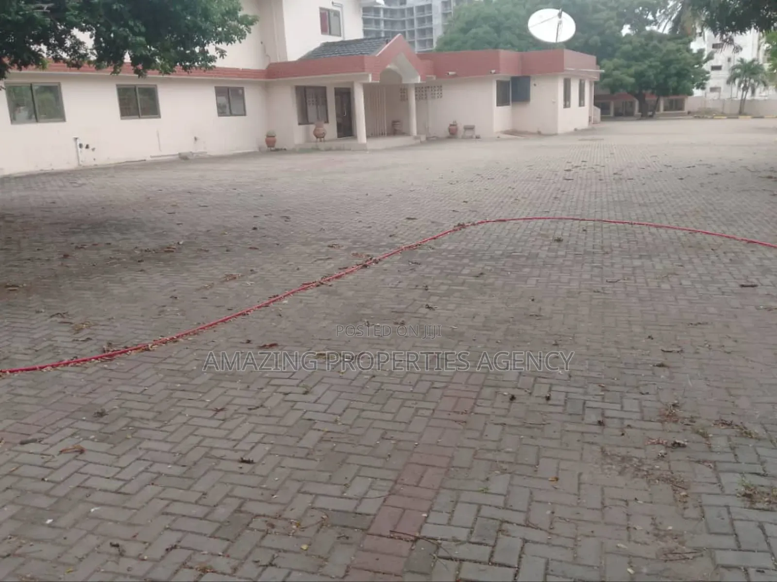 20bdrm House in Airport Residential Area for rent in Airport Residential Area