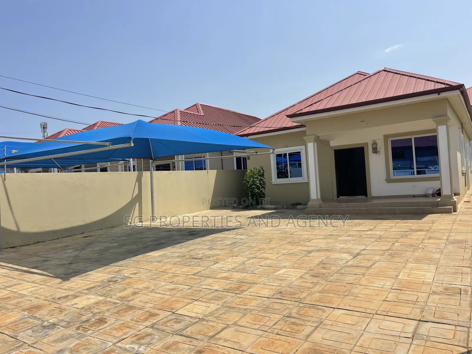 3bdrm House in Batsonaa, Baatsona Total for rent in Baatsona Total