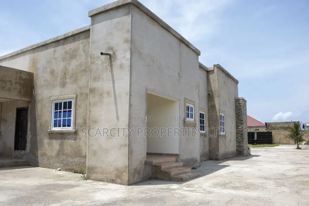 3bdrm House in Scarcity Properties, Effutu Municipal for sale in Effutu Municipal