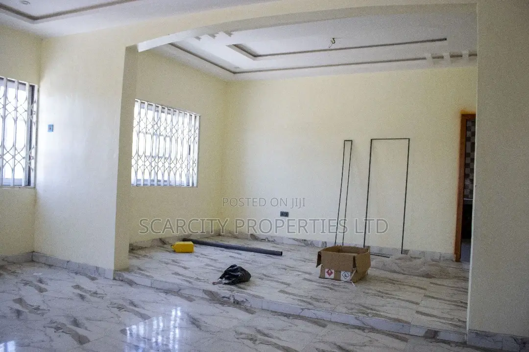 3bdrm House in Scarcity Properties, Effutu Municipal for sale in Effutu Municipal