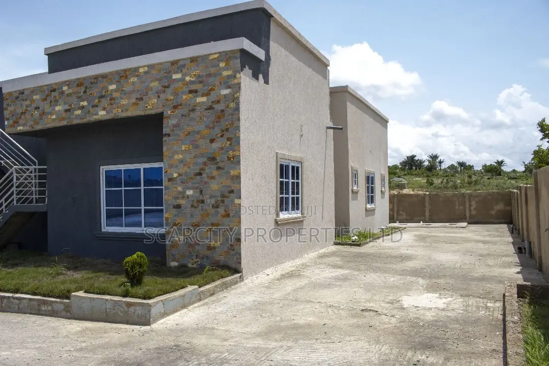 3bdrm House in Scarcity Properties, Effutu Municipal for sale in Effutu Municipal