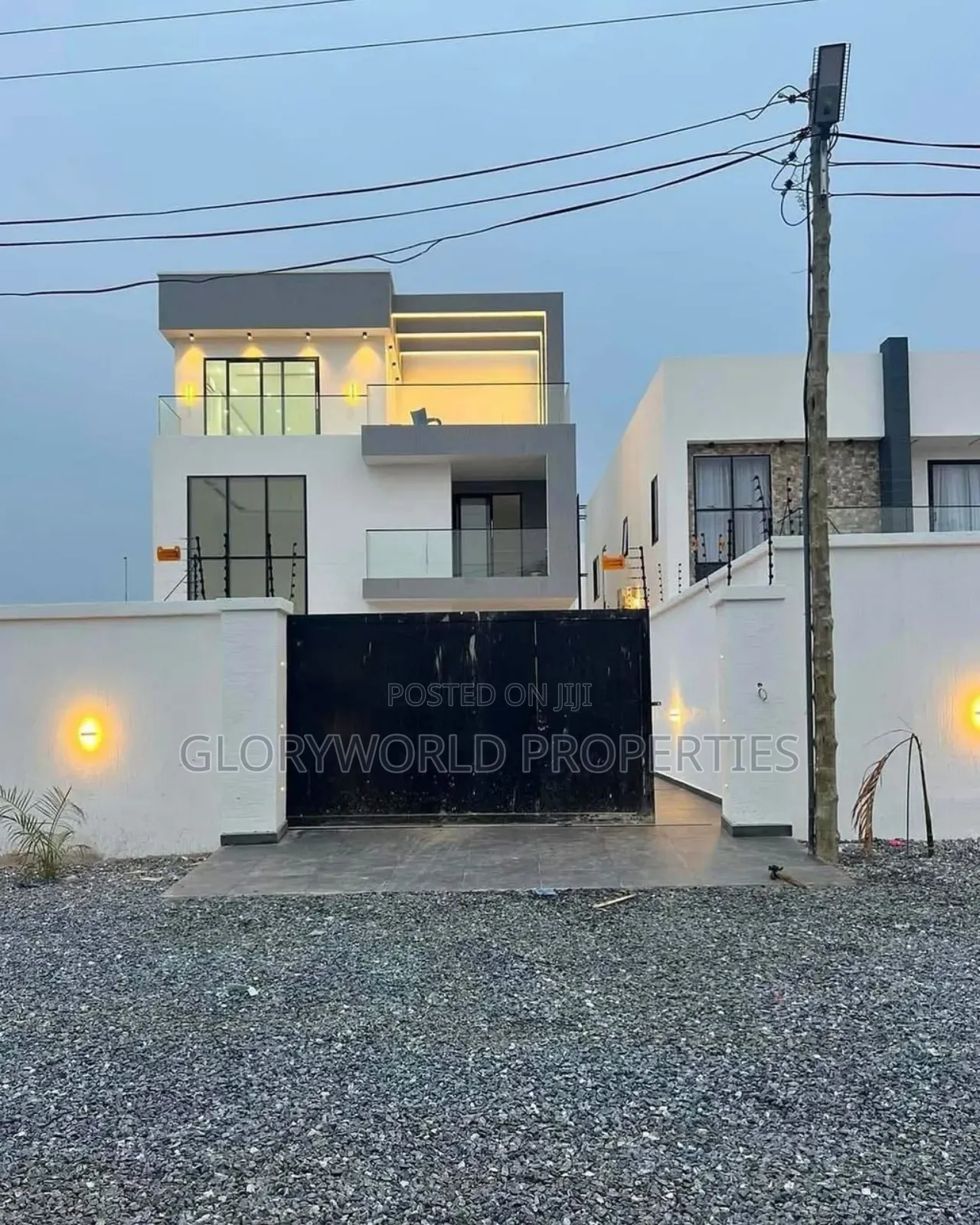 5bdrm House in School Junction for sale in School Junction