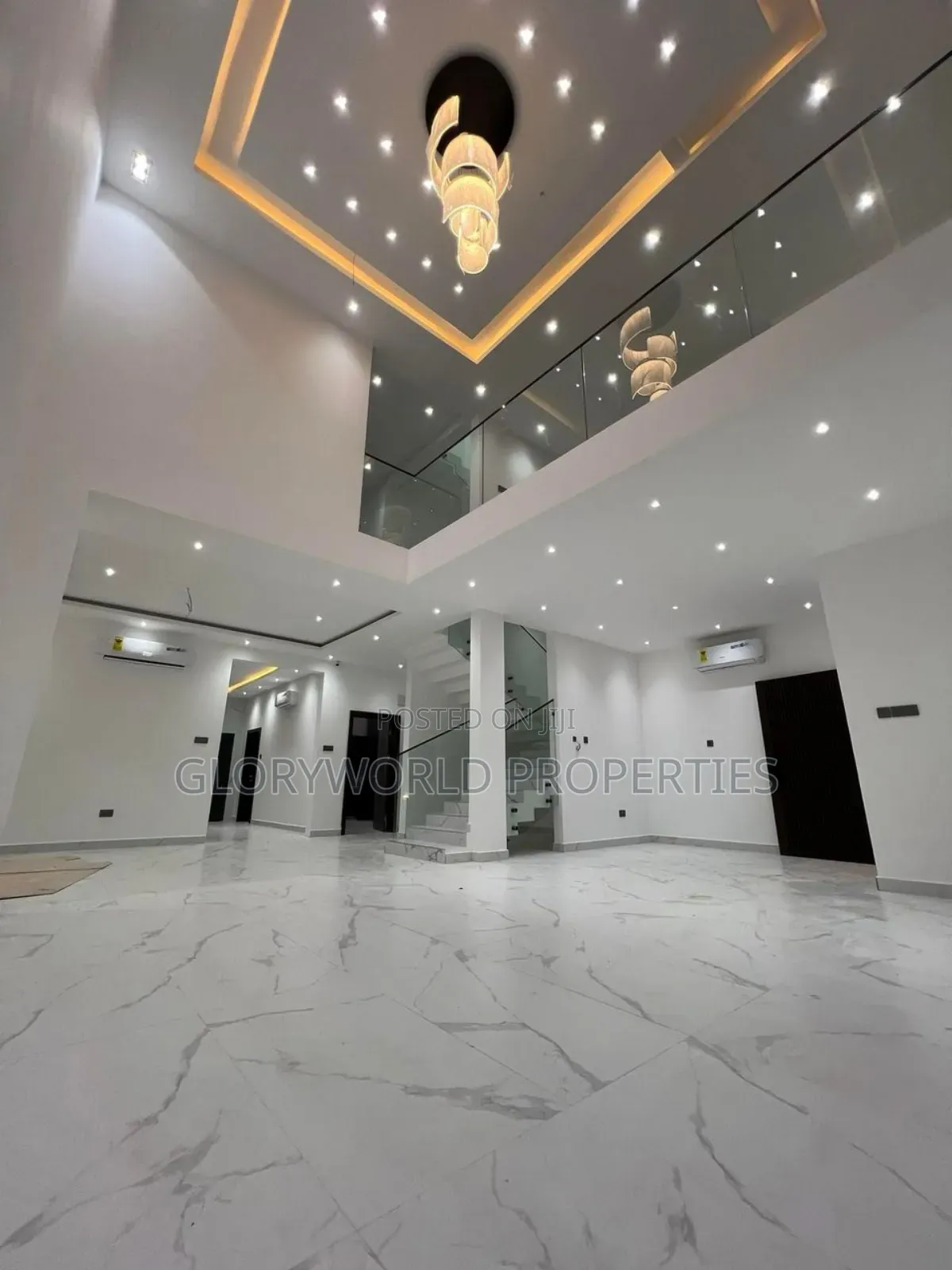 5bdrm House in School Junction for sale in School Junction
