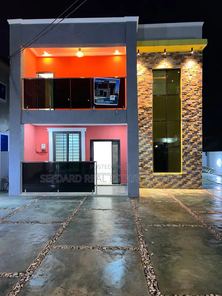 4bdrm Duplex in Sefdard Real Estate, Kasoa for sale in Kasoa