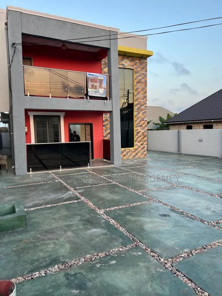 4bdrm Duplex in Sefdard Real Estate, Kasoa for sale in Kasoa