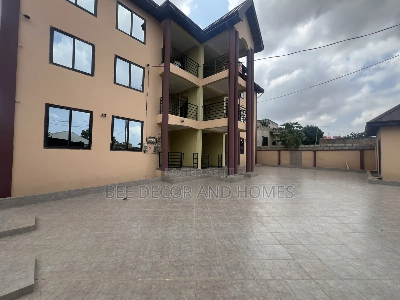 3bdrm Apartment in Bee 🐝 Decor & Homes, Old Ashomang for rent in Old Ashomang