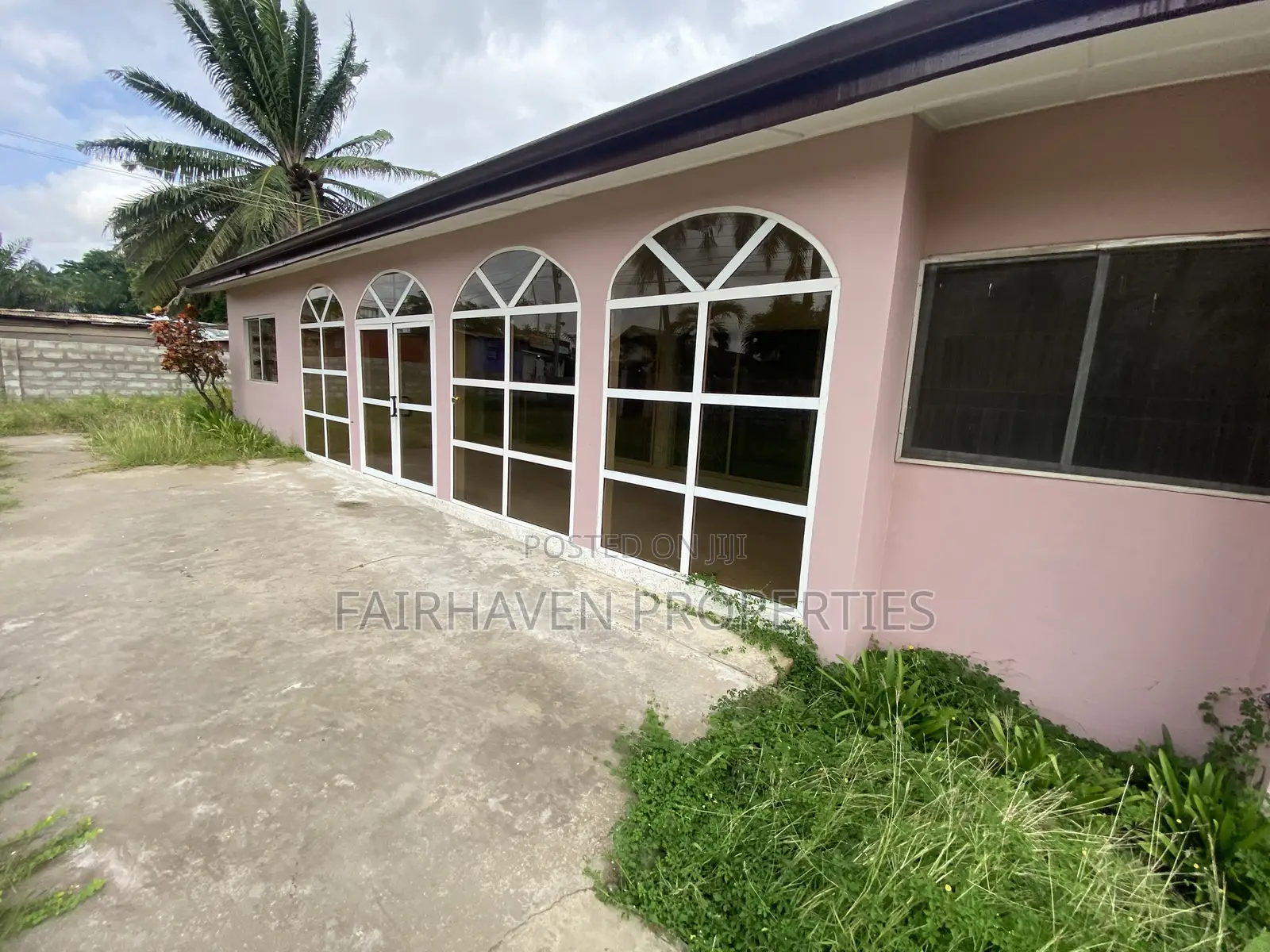 Space for Rent (5 Bedrooms) for Office, Restaurant in East Legon