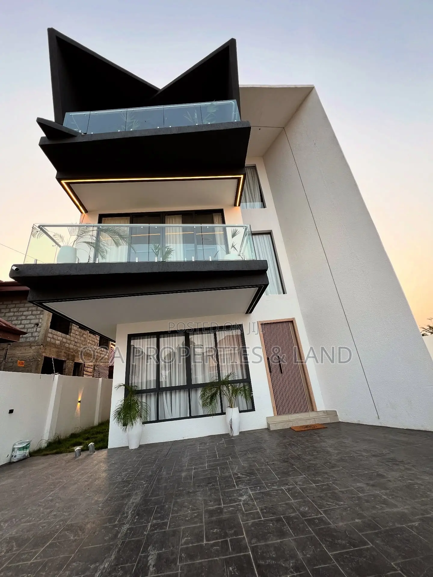 4bdrm House in East Legon, Ability for sale in Ability