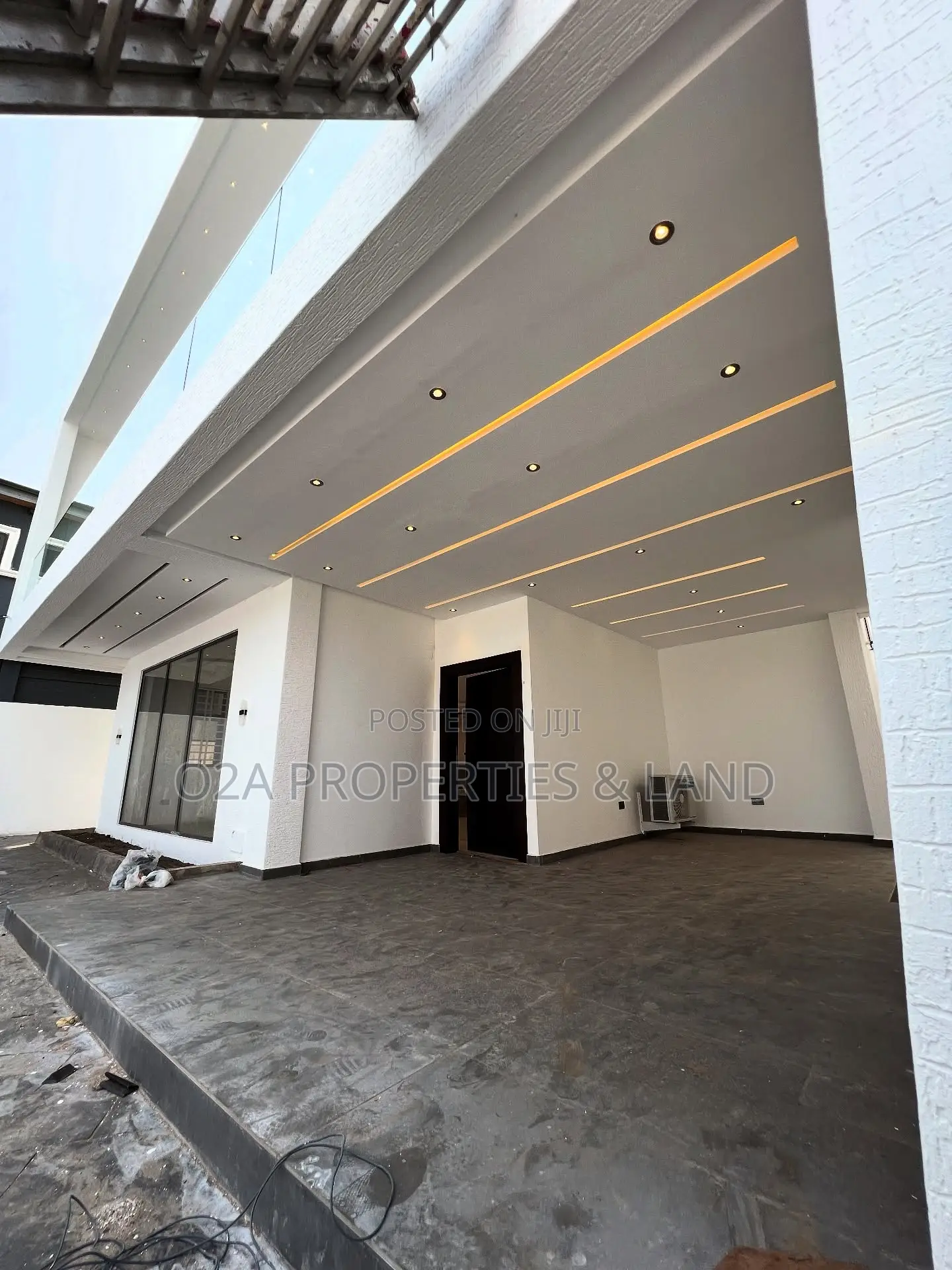 4bdrm House in Ashaley Botwe, Lake Side Estate for sale in Lake Side Estate