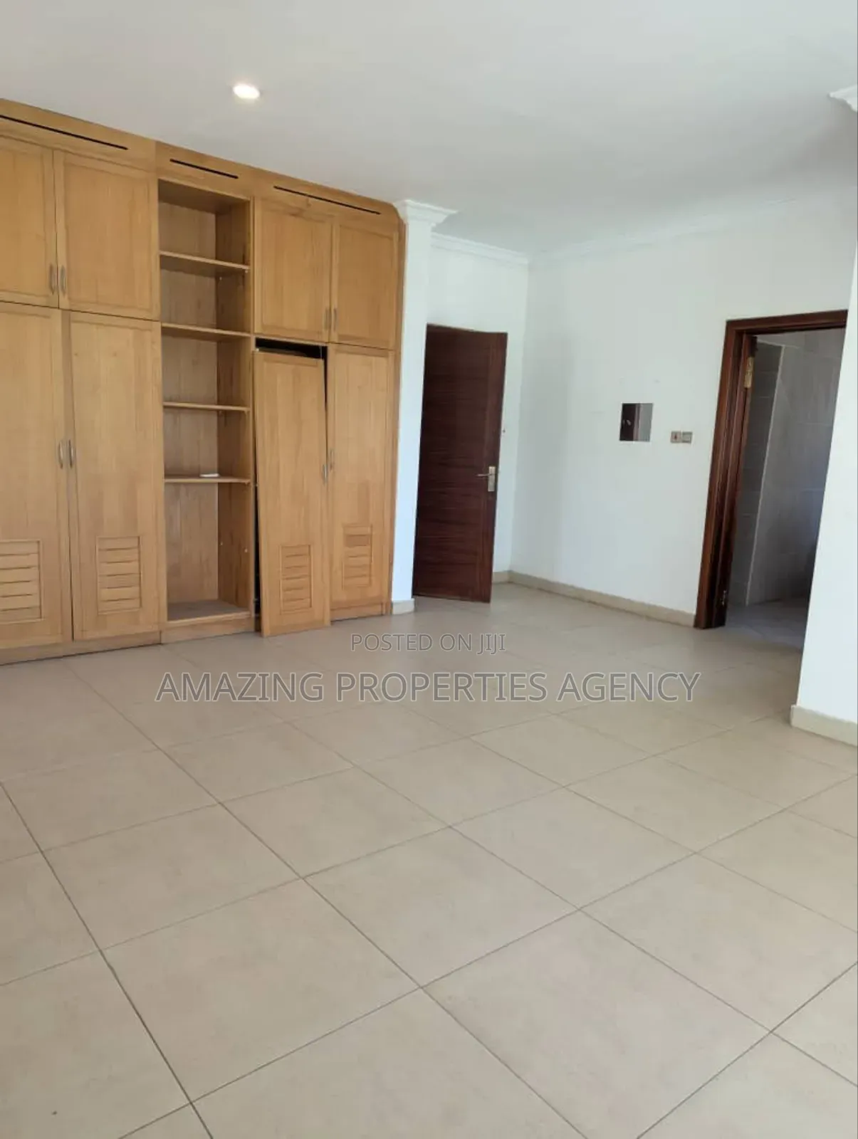 5bdrm House in East Legon for sale in East Legon
