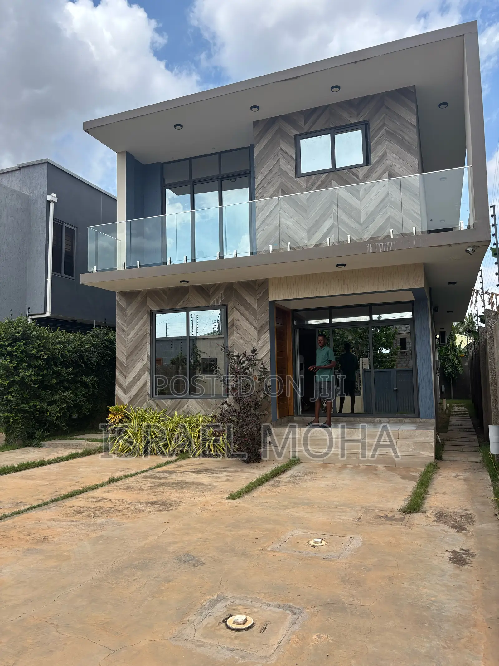 4bdrm Duplex in Oyarifa for Sale in Oyarifa Mall Area