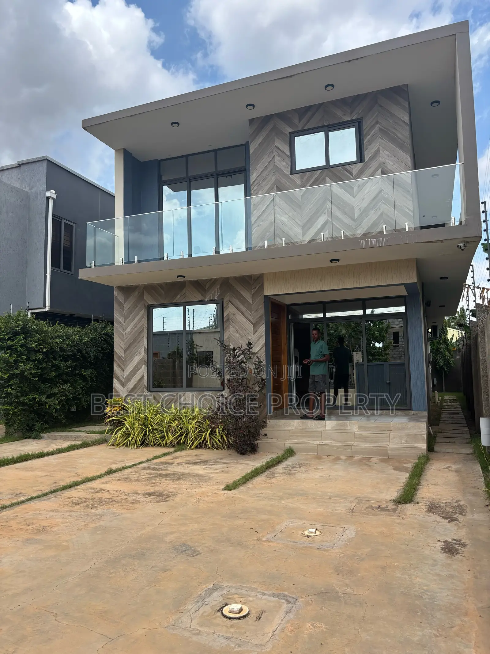 4bdrm Duplex in Oyarifa for Sale in Oyarifa Mall Area