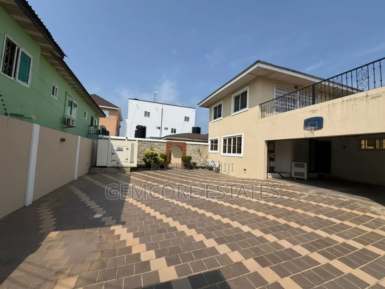 6bdrm House in East Legon for sale in East Legon