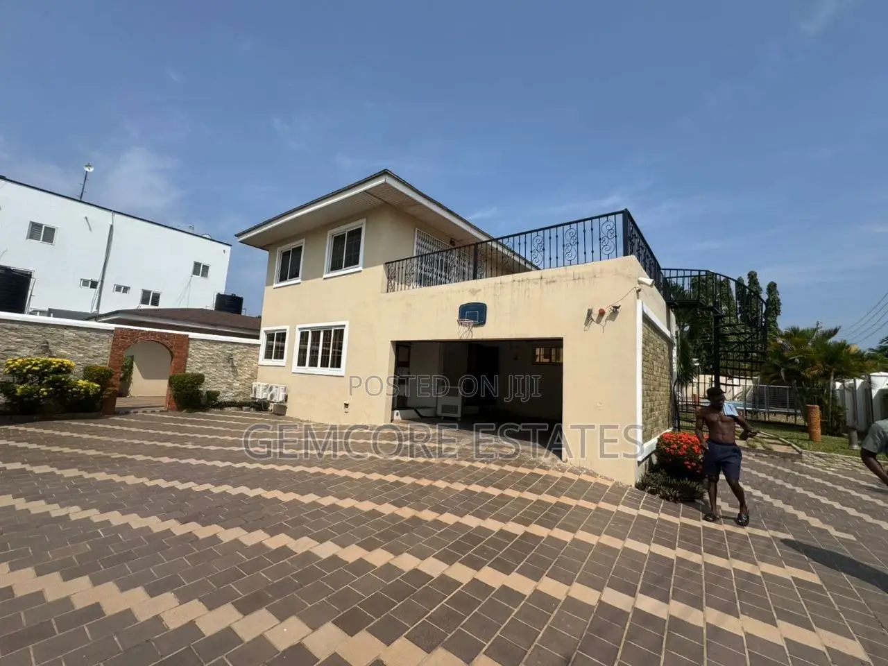 6bdrm House in East Legon for sale in East Legon