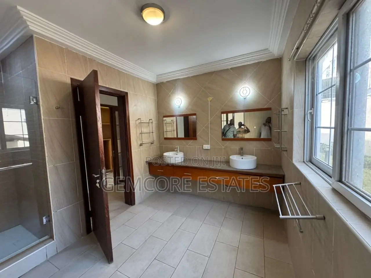6bdrm House in East Legon for sale in East Legon