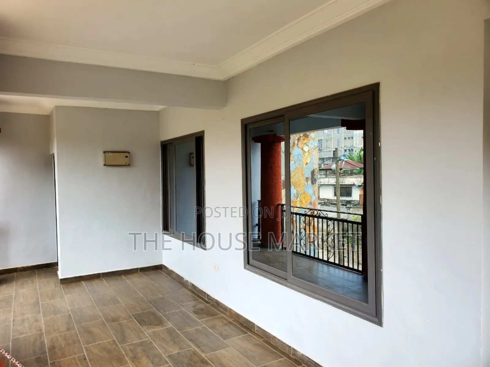 Furnished 2bdrm Block of Flats in Tamso, Tarkwa Nsuaem for rent in Tarkwa Nsuaem