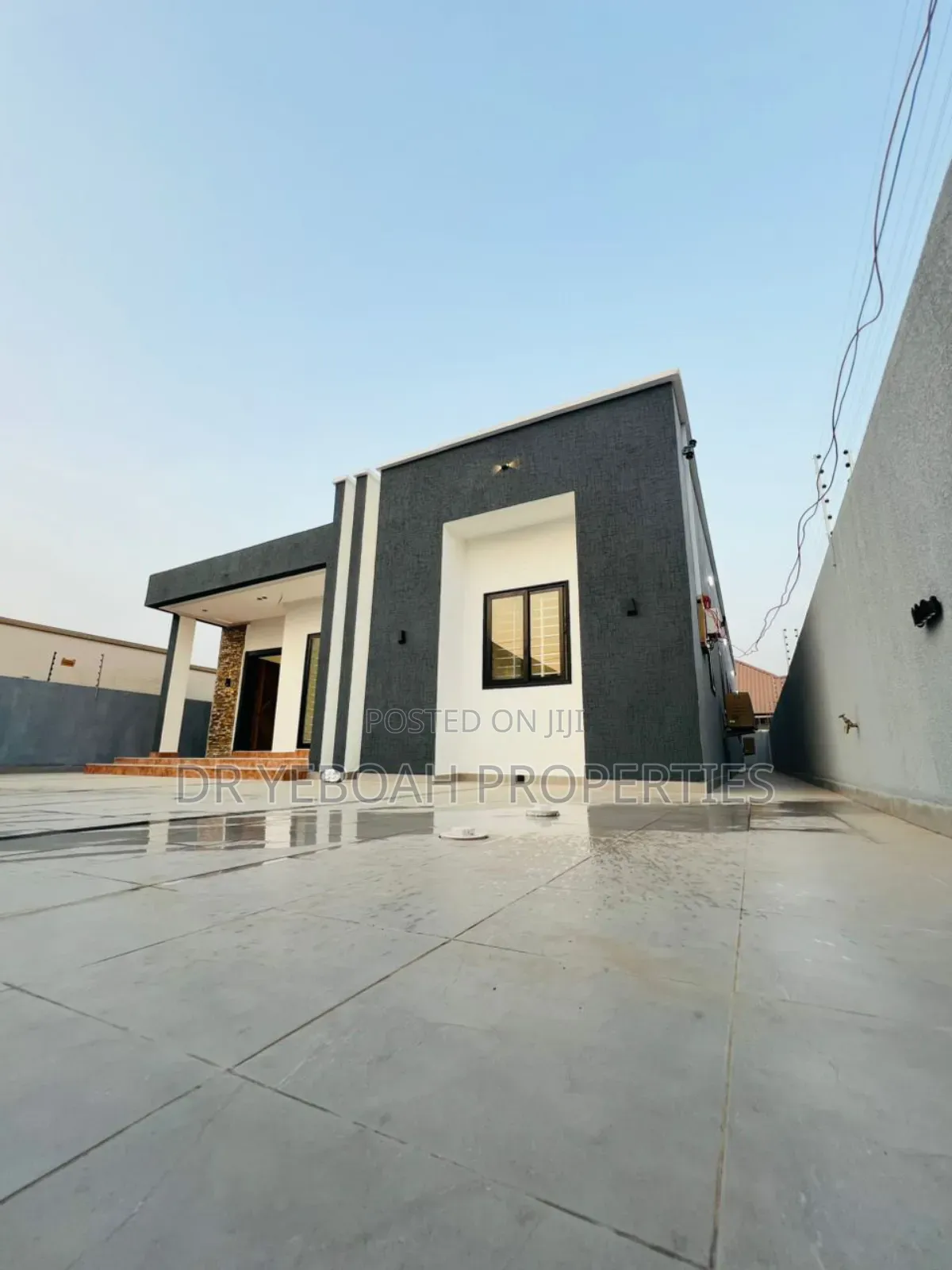 3bdrm Duplex in Oyarifa:- 3 Bedrooms for sale in Oyarifa