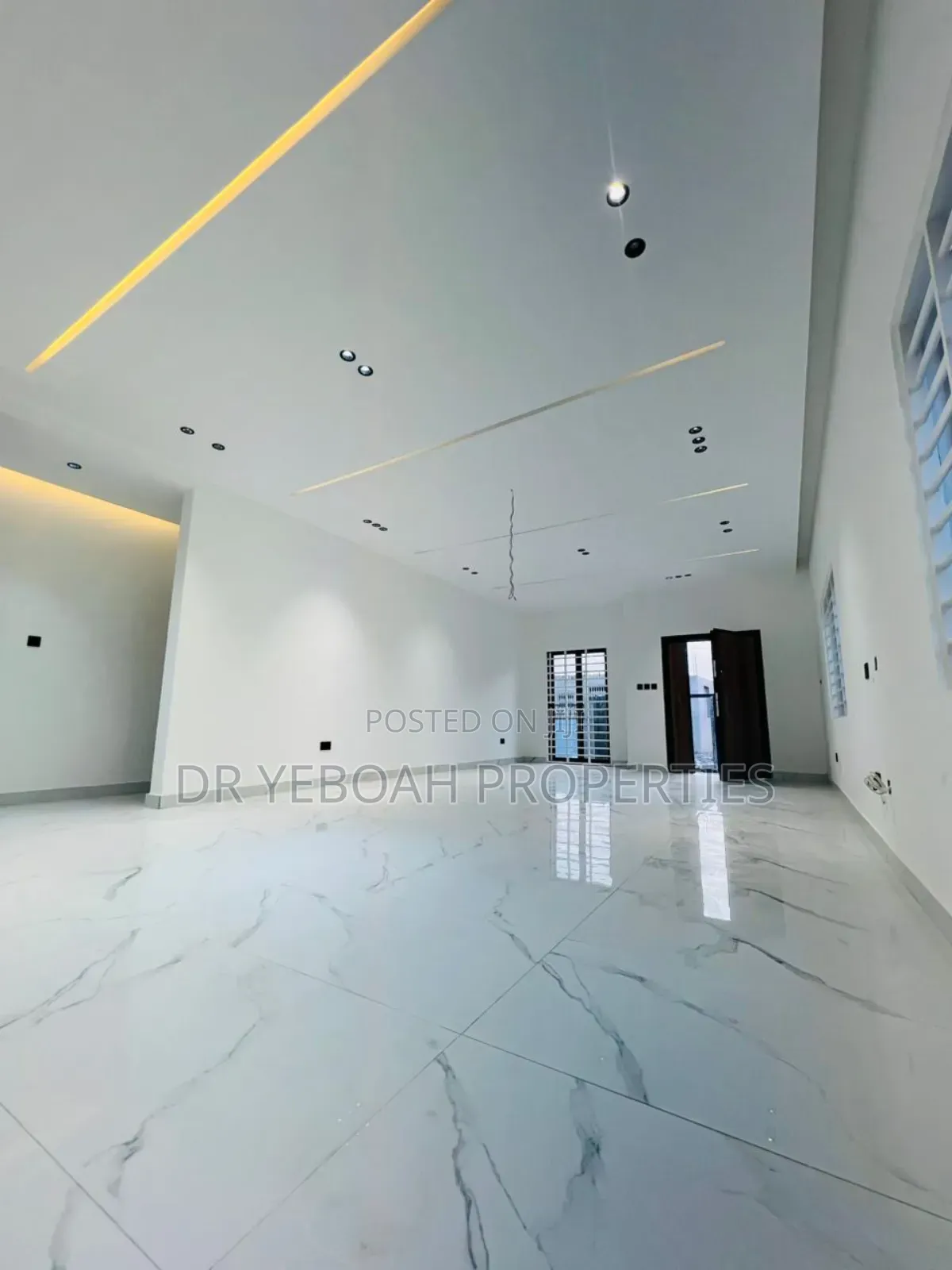3bdrm Duplex in Oyarifa:- 3 Bedrooms for sale in Oyarifa