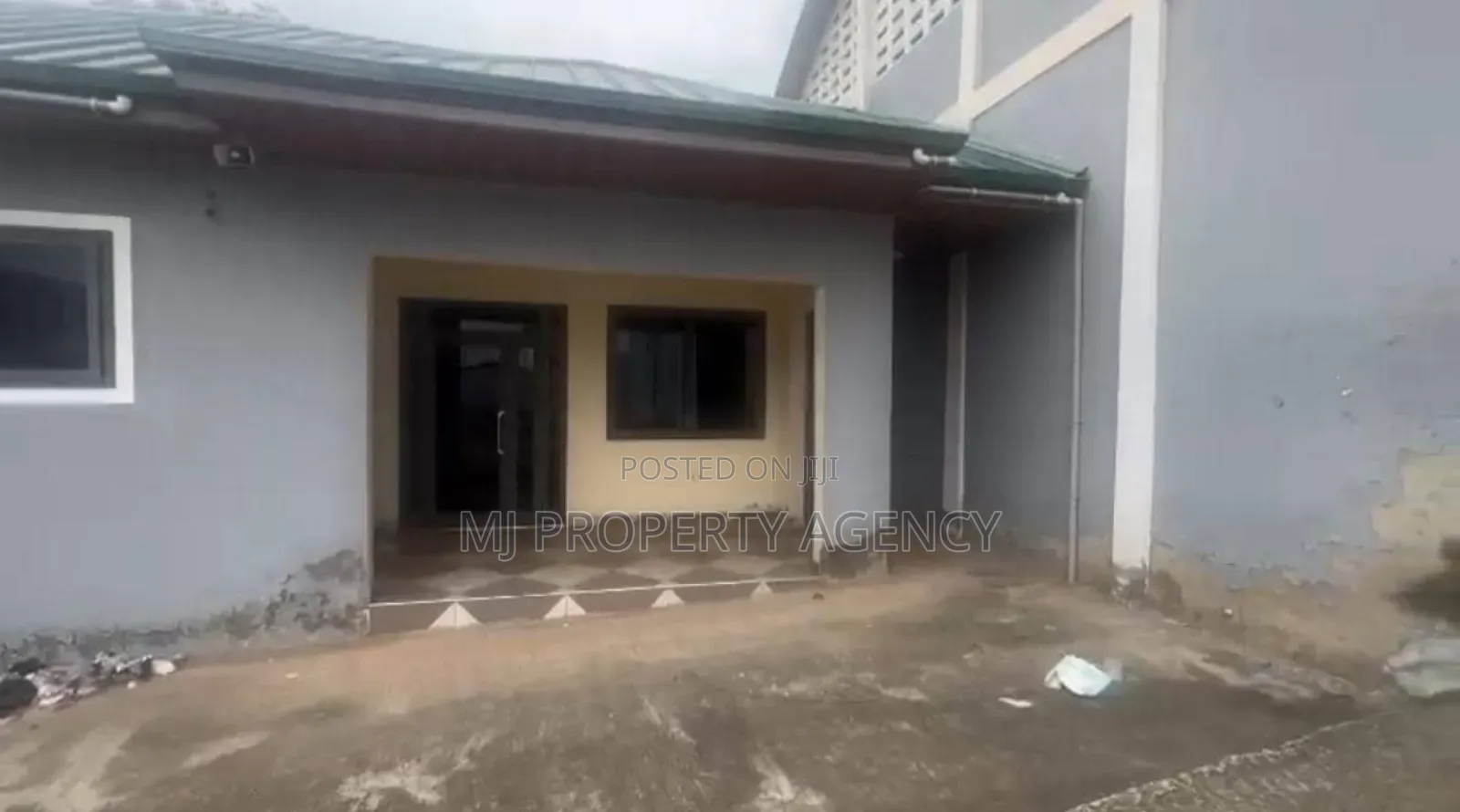 1000 SQM Self Compound Warehouse in Tema Metropolitan