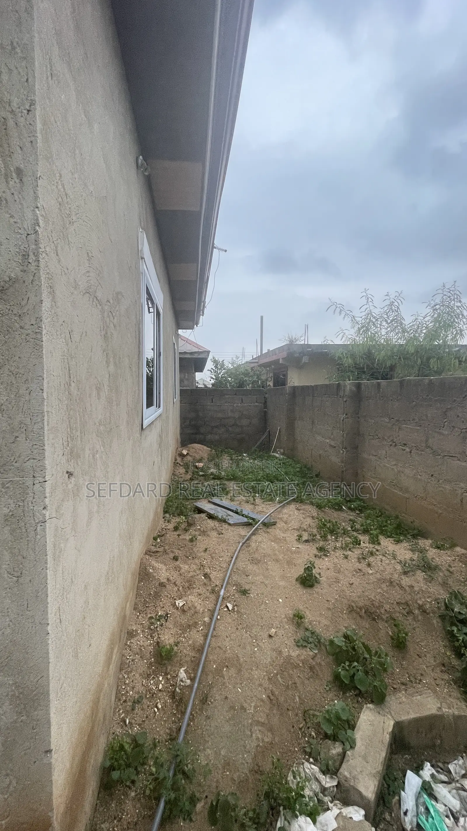 3bdrm House in Sefdard Real Estate, Amasaman for sale in Amasaman