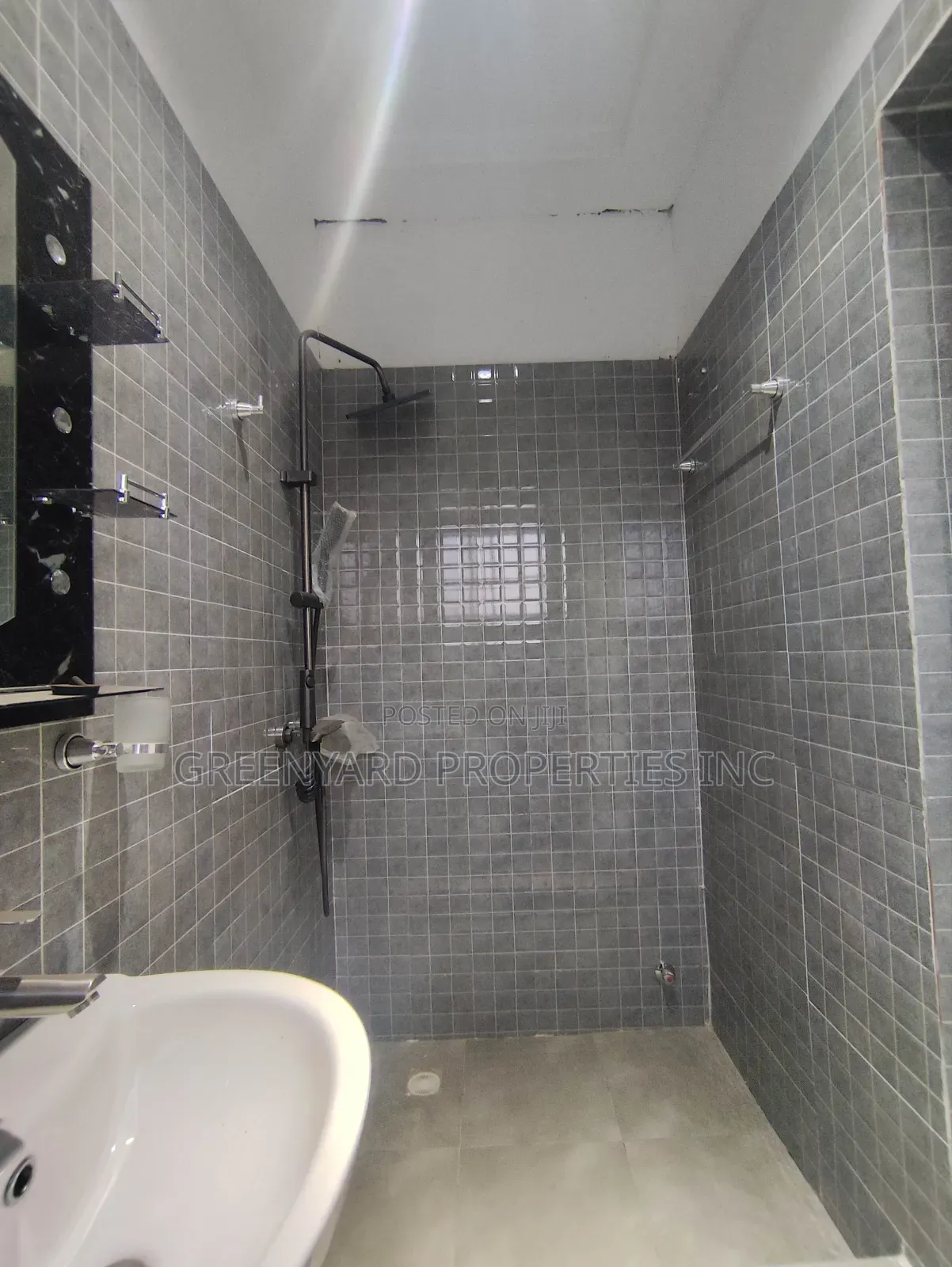 4bdrm House in Ars, East Legon for sale in East Legon