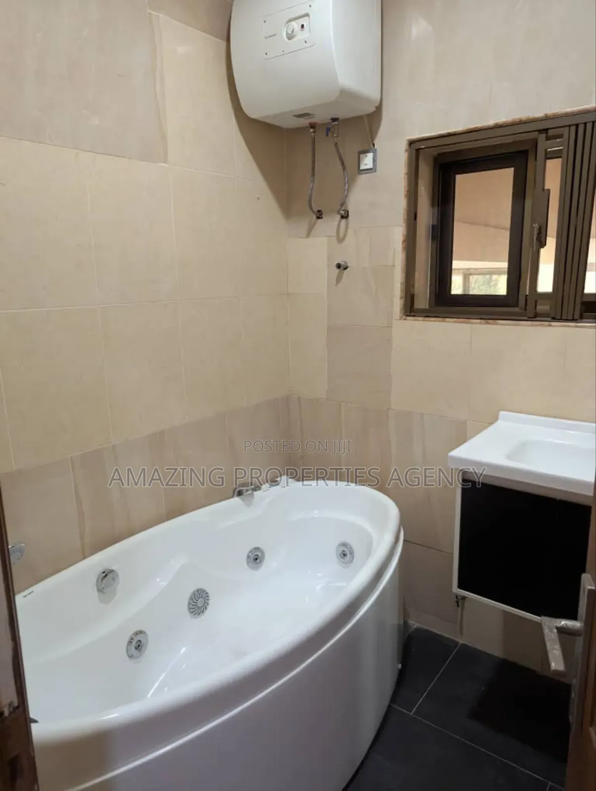 8bdrm House in Cantonments for rent in Cantonments