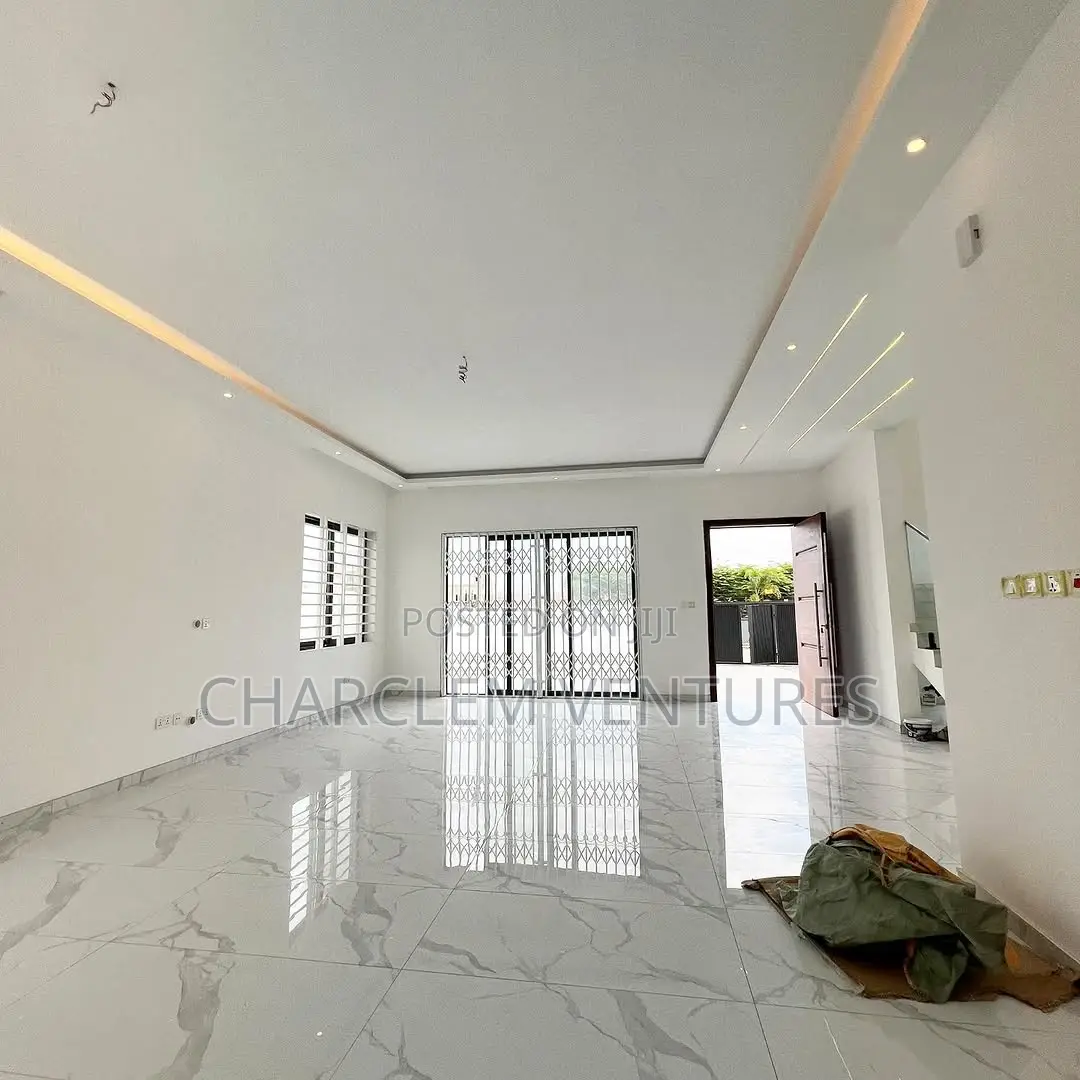 4bdrm House in Charclem Ventures, Sakumono for sale in Sakumono