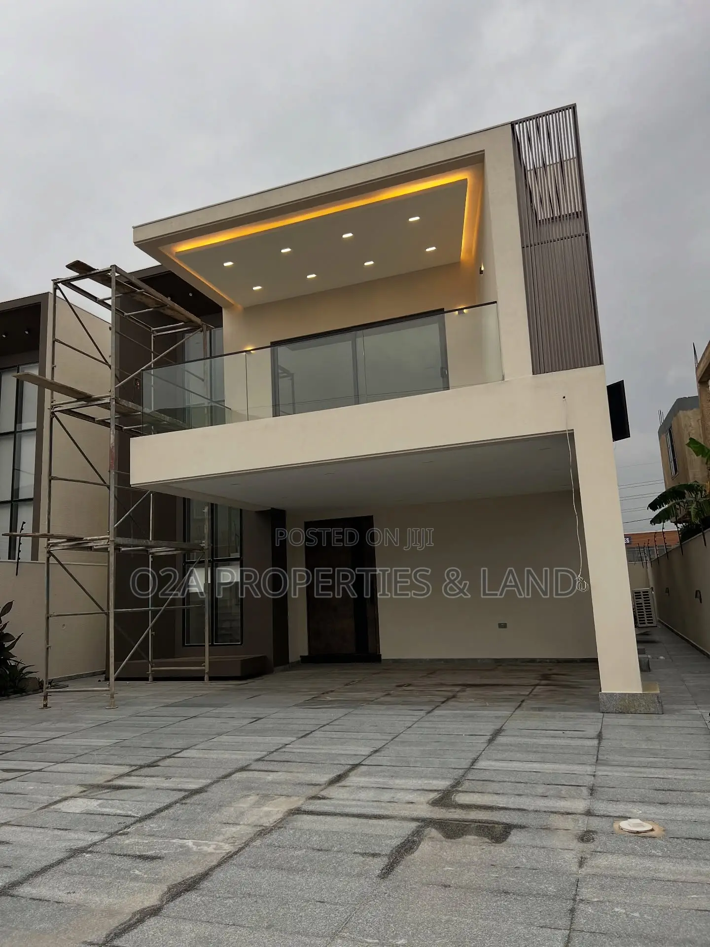 4bdrm House in Ashaley Botwe, Lake Side Estate for sale in Lake Side Estate
