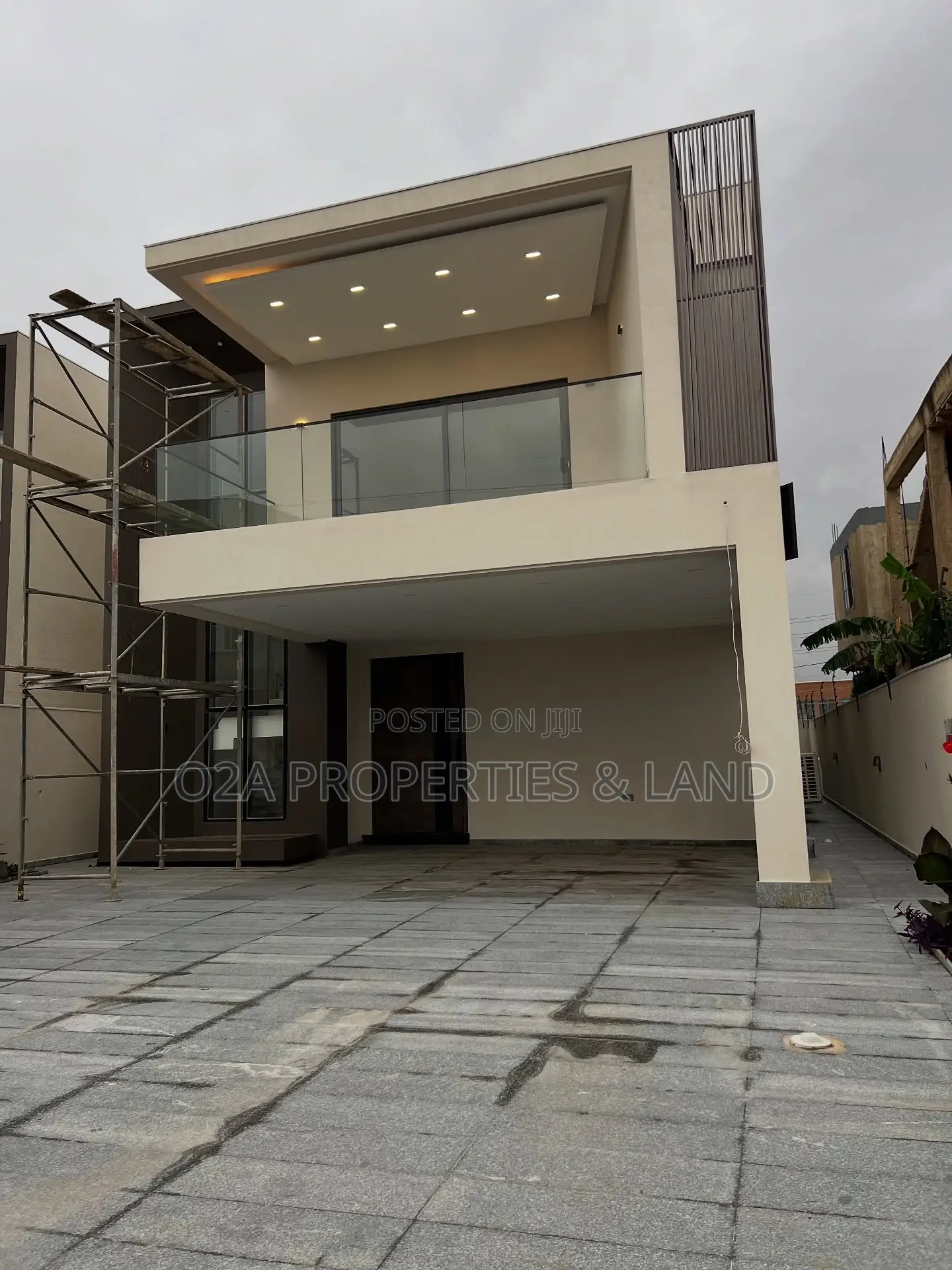 4bdrm House in Ashaley Botwe, Lake Side Estate for sale in Lake Side Estate
