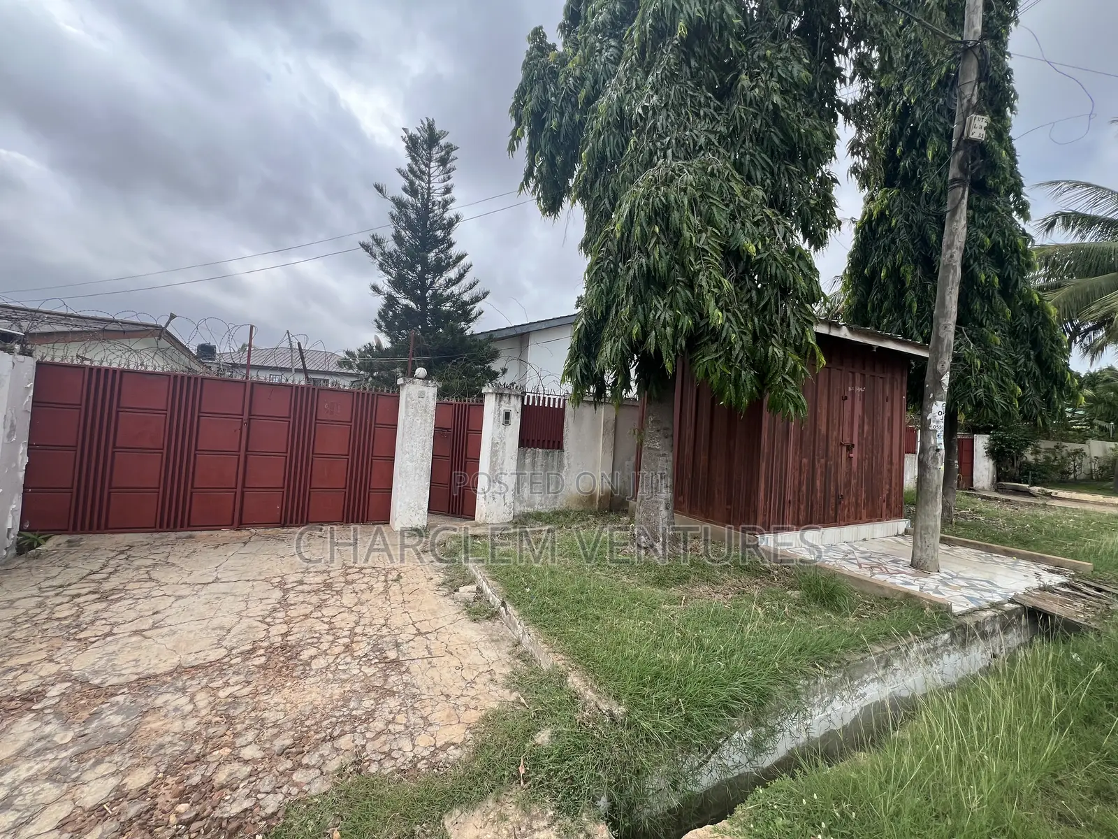 4bdrm House in Charclem Ventures, Teshie-Nungua Estates for sale in Teshie-Nungua Estates